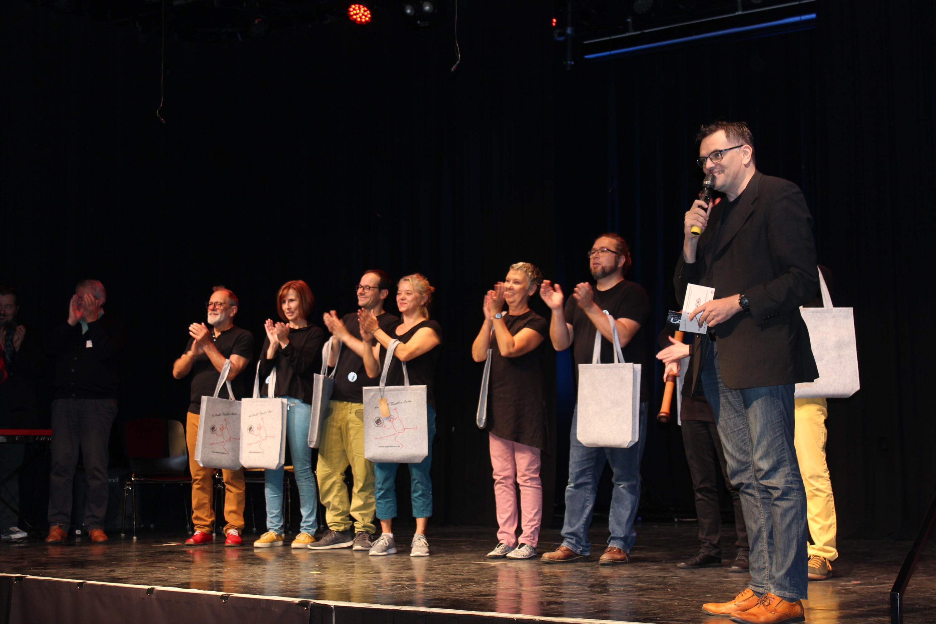 schauplatz theater moderation - kleiner